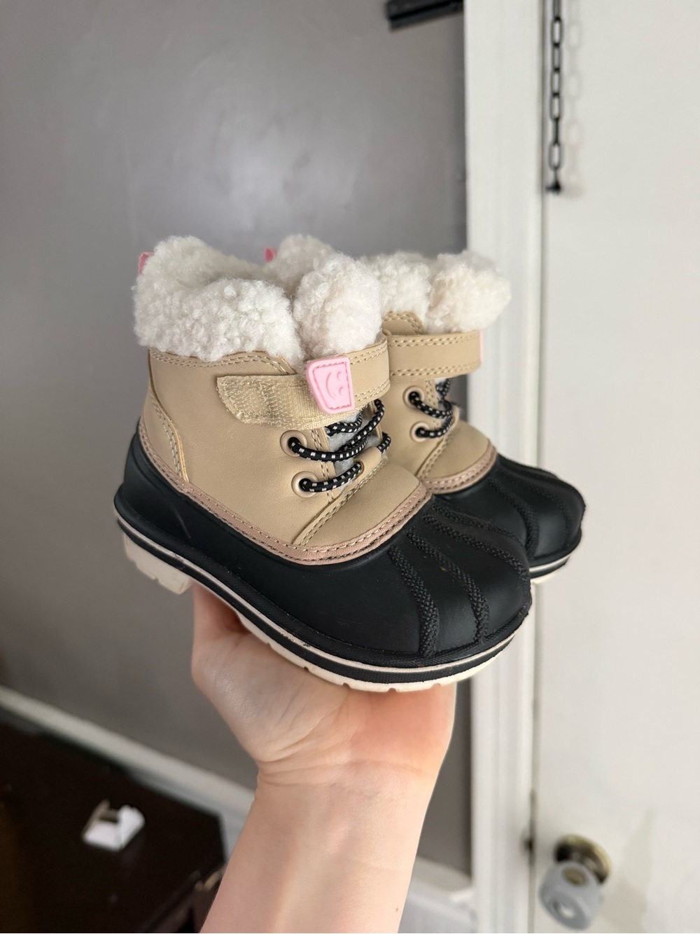 The Children's Place Black & Tan Sherpa-Lined Kids Boots with Pink Accent